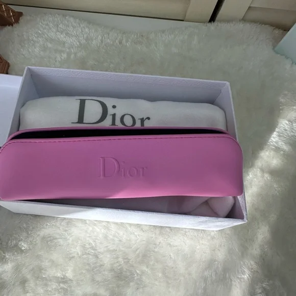 Dior cosmetic pencil pouch - Picture 9 of 9